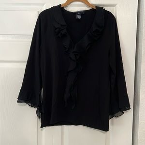 Jones New York Signature Black fancy top in classic black. XL/L